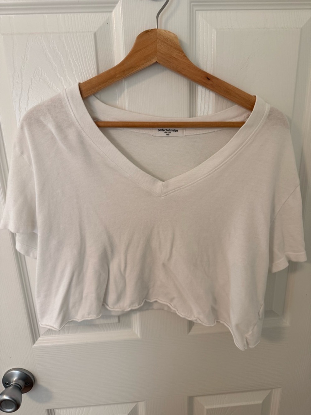 Perfect White Tee - Cropped V Neck OS